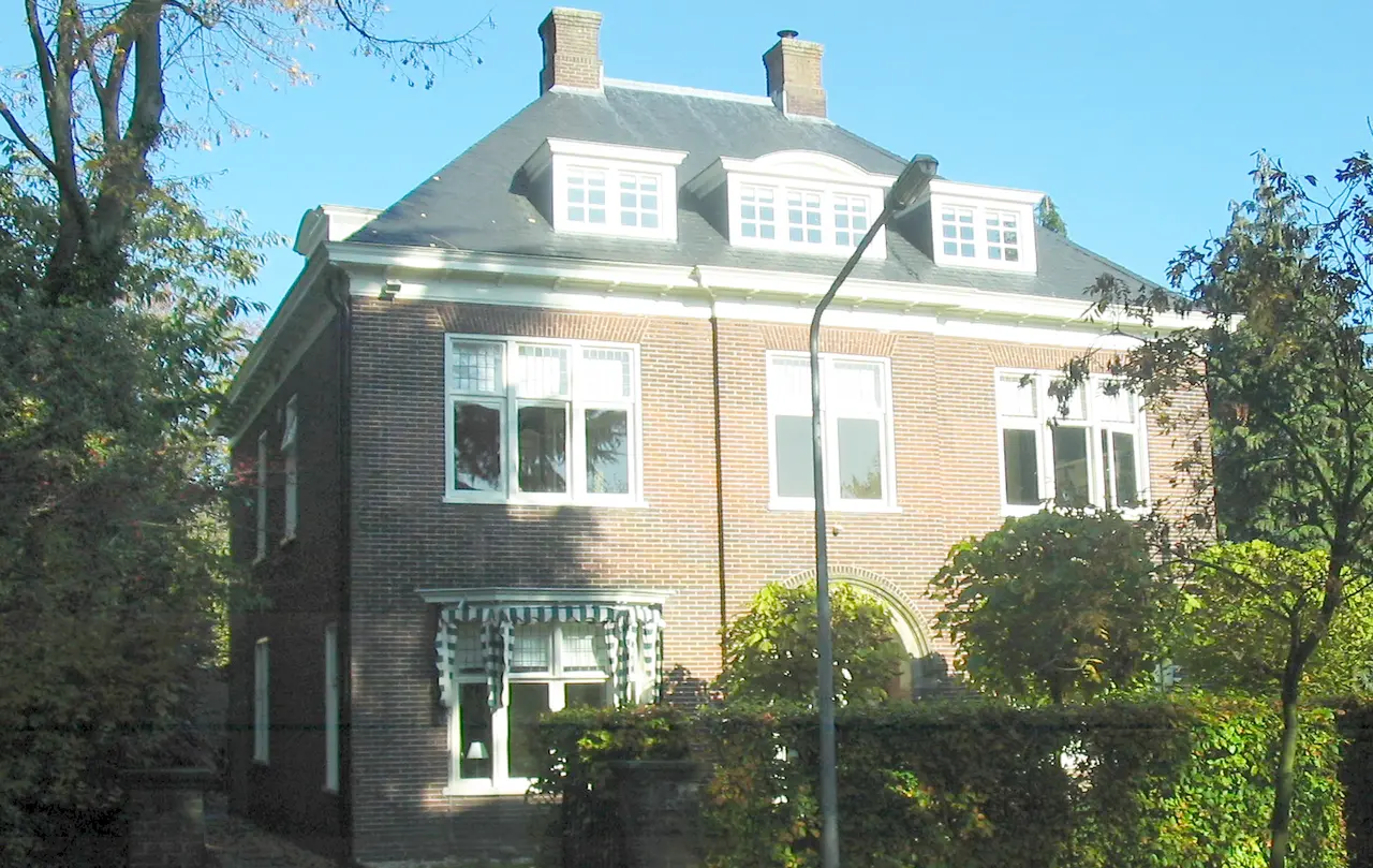 Hilversum, Borneolaan 19