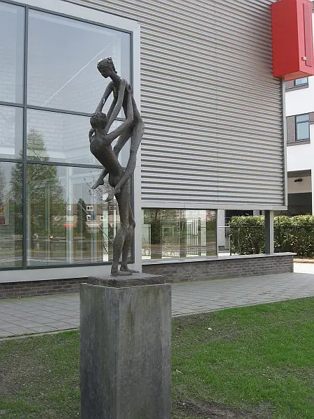 Hilversum, Sportende Jongen en Meisje