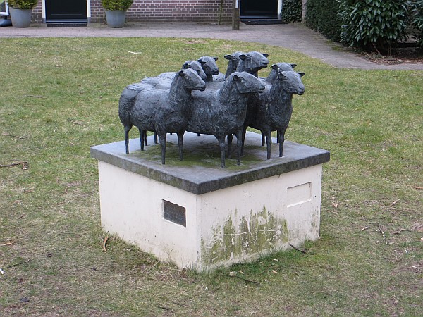 Blaricum, beeldengroep Schapen, Tineke Bot