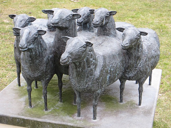 Blaricum, beeldengroep Schapen, Tineke Bot