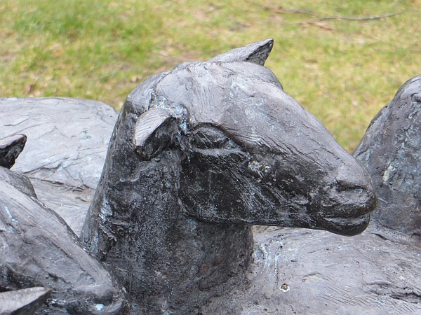 Blaricum, beeldengroep Schapen, Tineke Bot