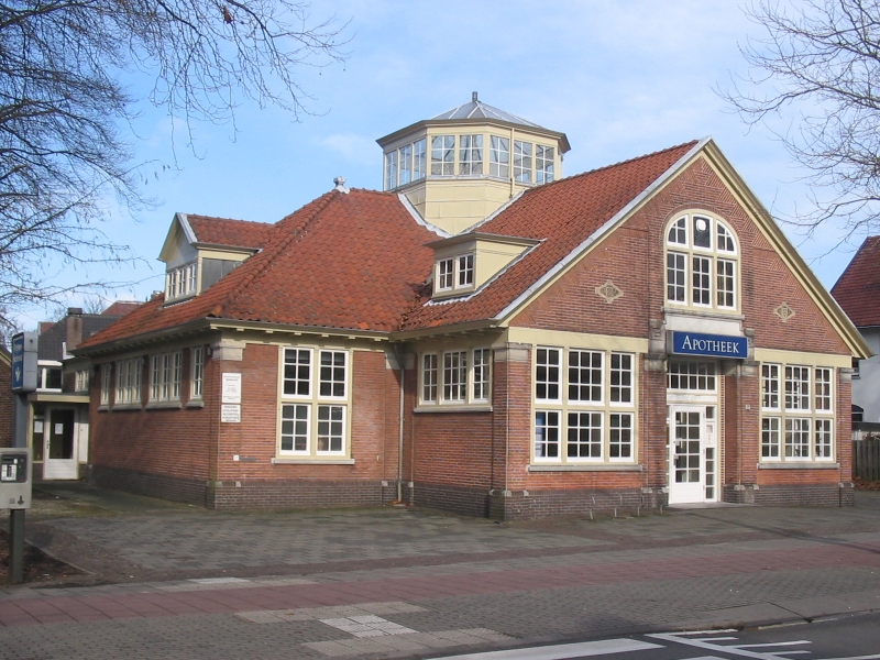 vm Bibliotheek, nu apotheek, Gen. de la Reylaan 12, Bussum