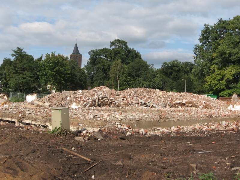 Spoorzone, Brinklaan, Bussum, afbraak voormalige Gewestkantoor en GGD