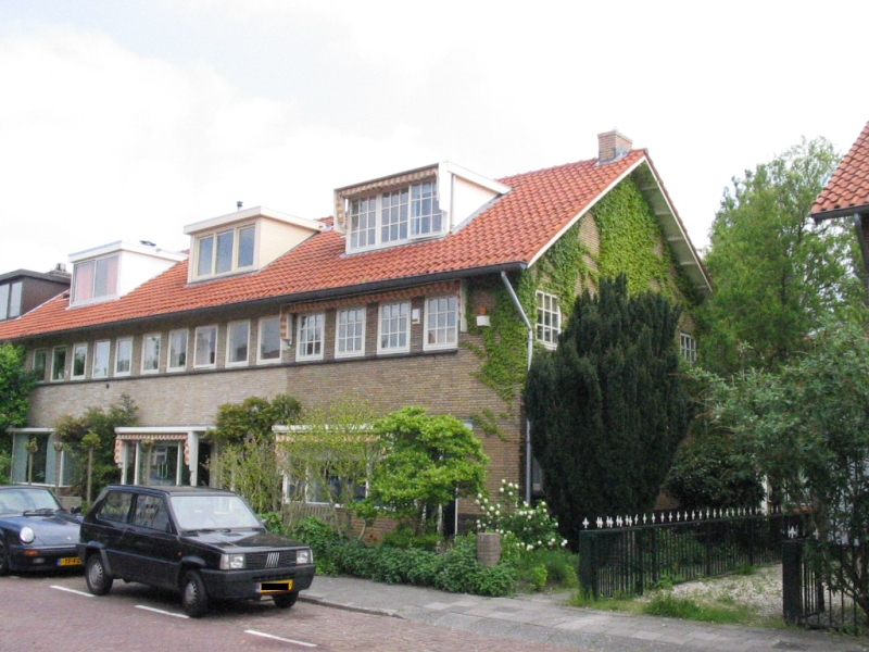Amstelveen, Bors van Waverenstraat (W.M. Dudok)