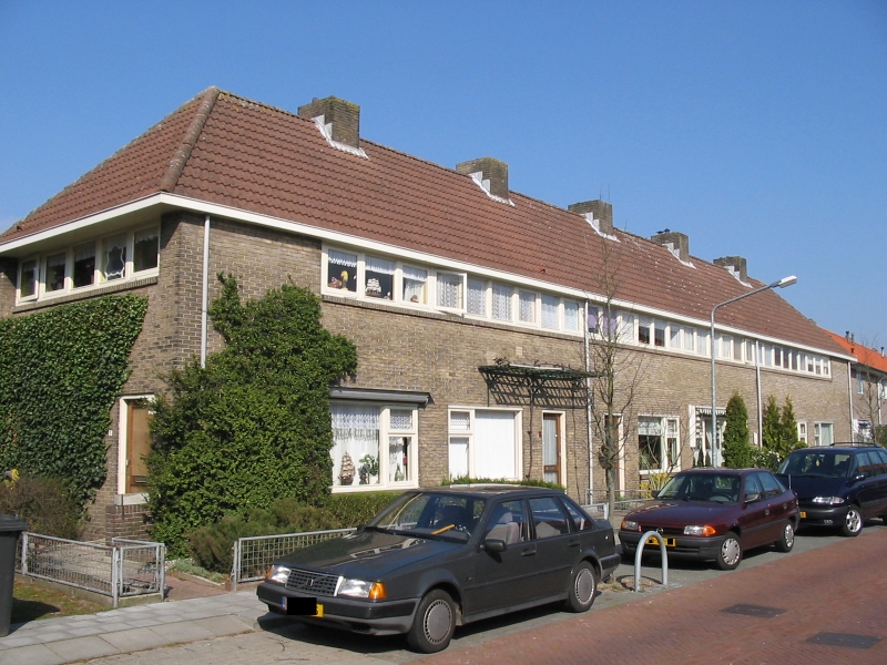Hilversum, 18e gemeentelijke woningcomplex, Saturnusstraat