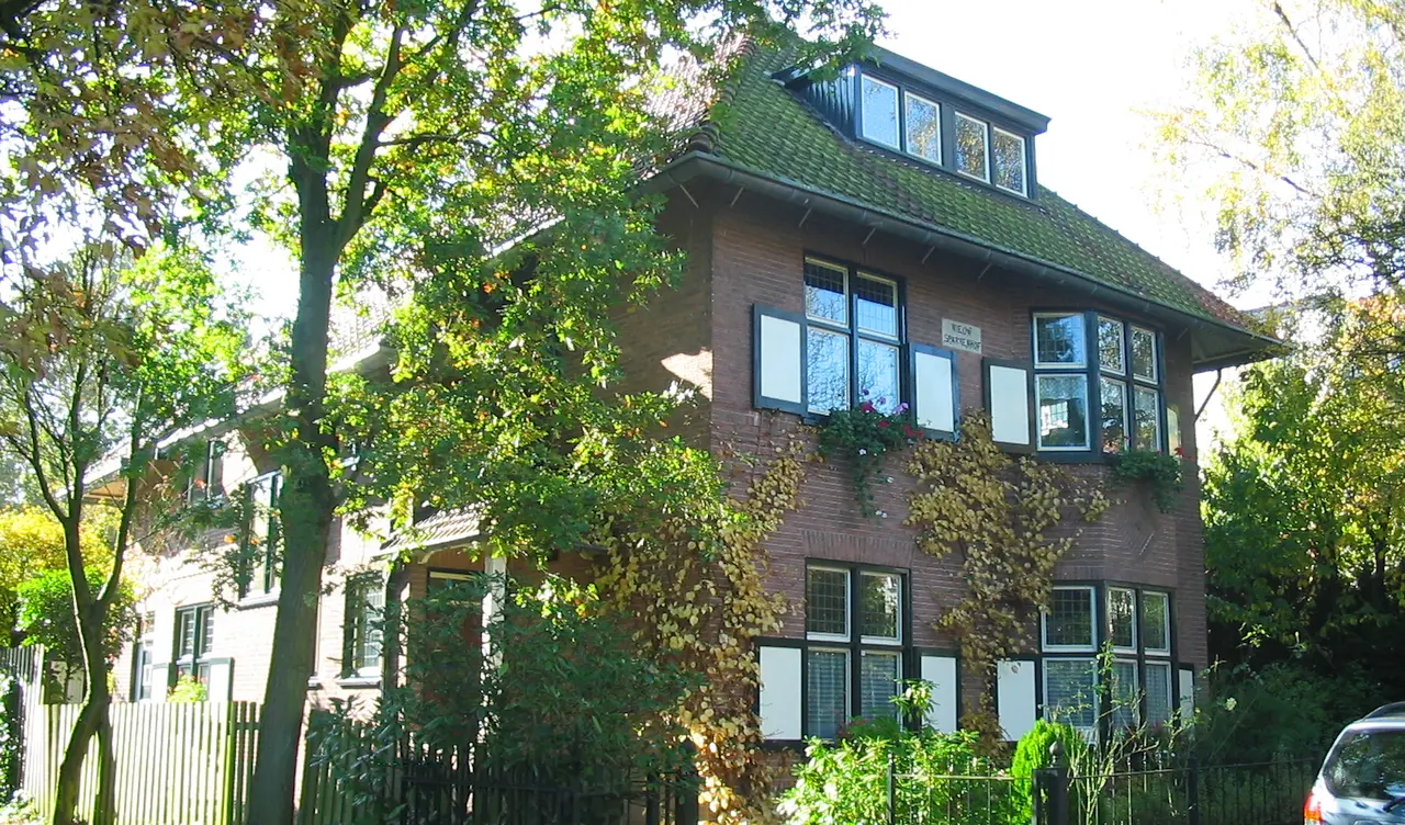 Hilversum, Borneolaan