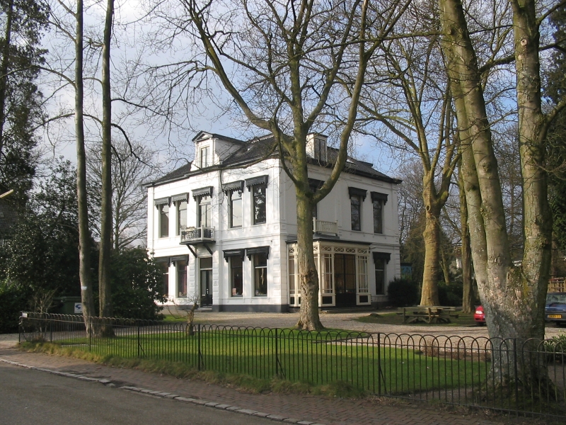 Hilversum, Albertus Perkstraat 12