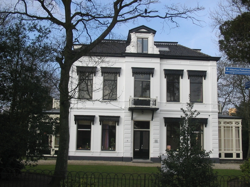 Hilversum, Albertus Perkstraat 12