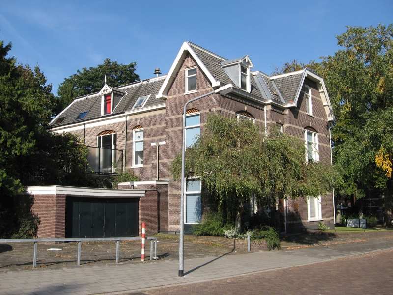 villa A.Perkstraat 2, Hilversum