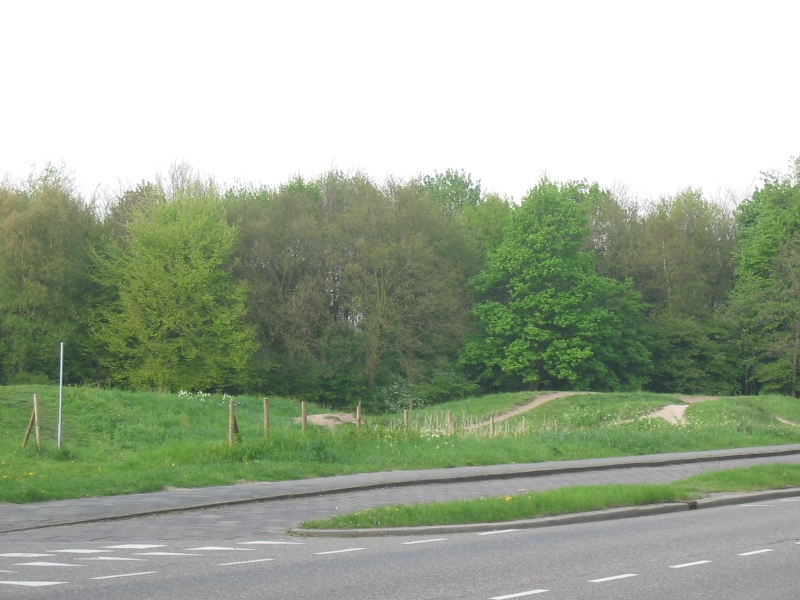 Hilversumse Meent, Hilversumse Meentweg, hoek Melkmeent; fietscrossbaan