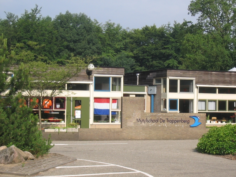 Huizen, vm revalidatiecentum De Trappenberg, vm Mytylschool