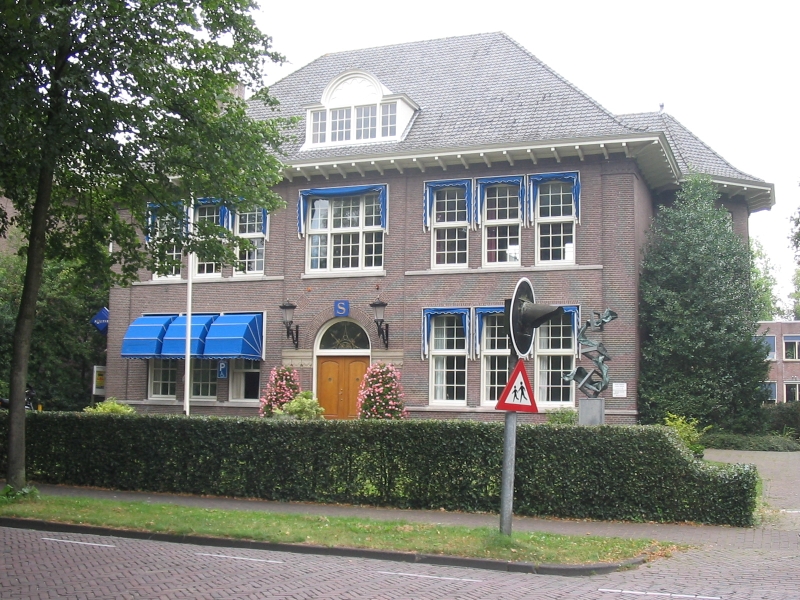 Laren, gemeentehuis