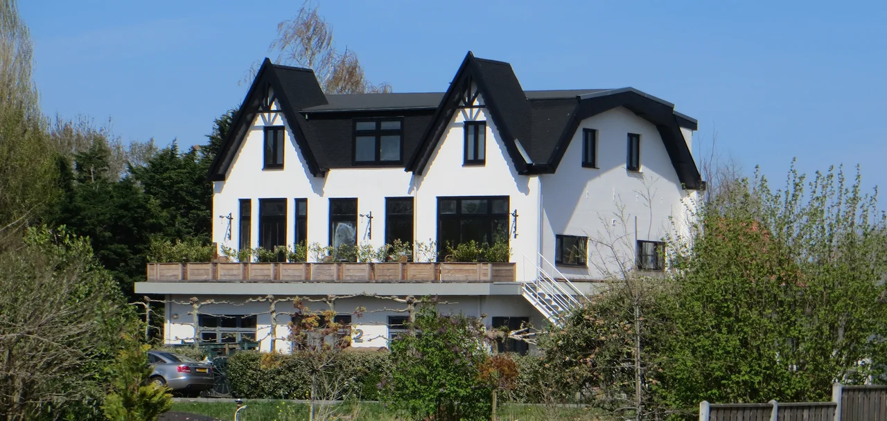 Muiderberg, Naarderstraatweg 2, Het Witte Huis
