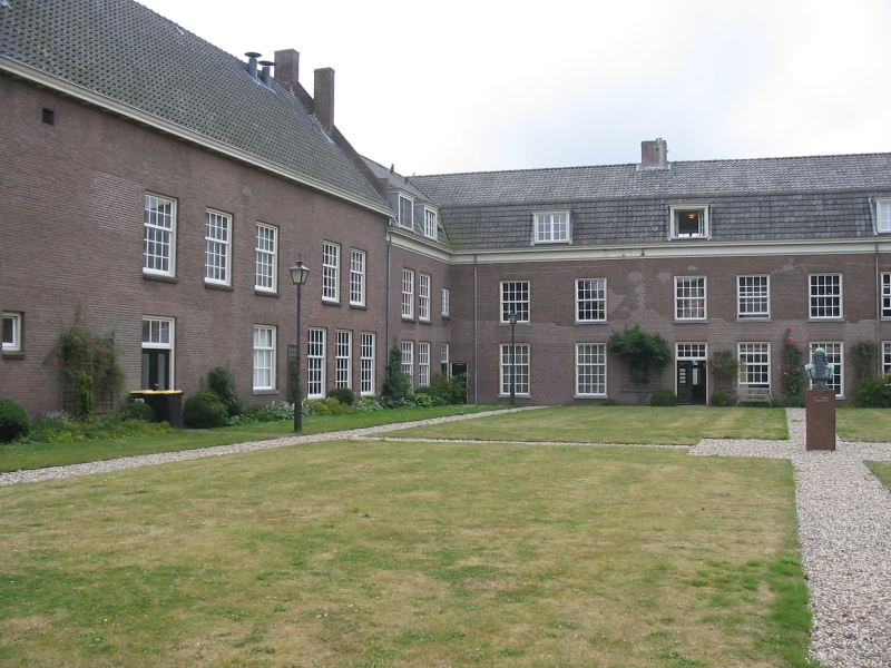 vm Weeshuiskazerne, Naarden